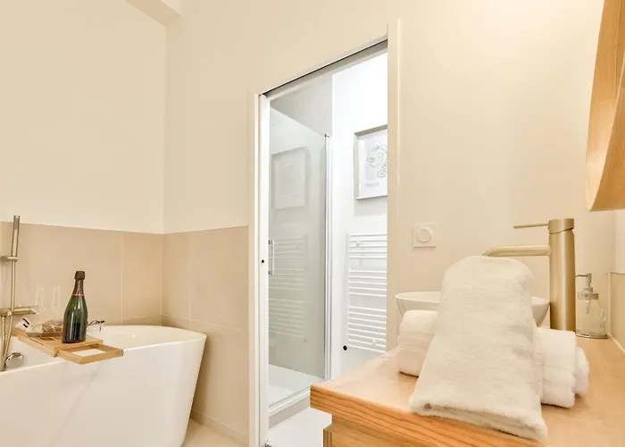 Daire Luxury Bath & Cinema Screen-